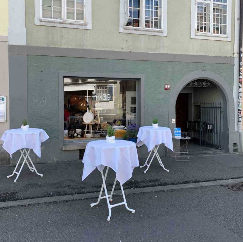 2020-09-05 E9-Tische.jpeg