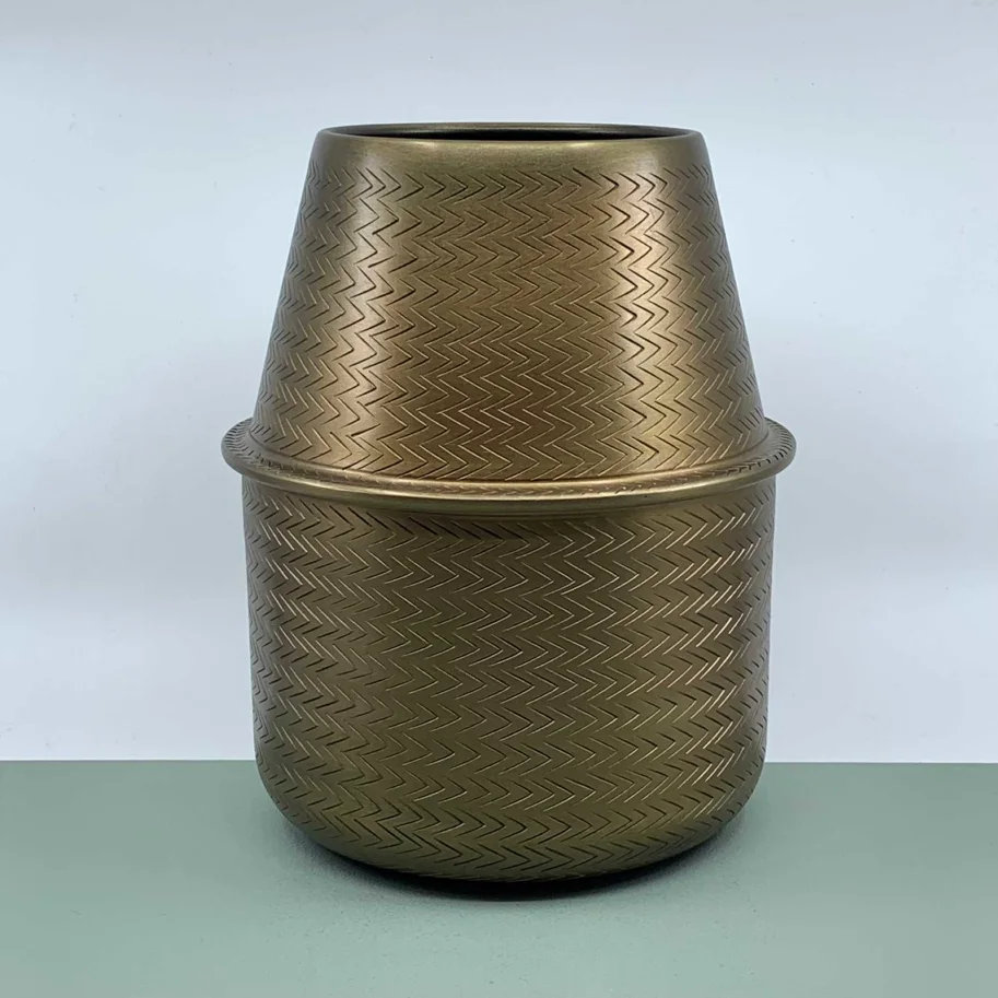 Vase H:23xD:19cm